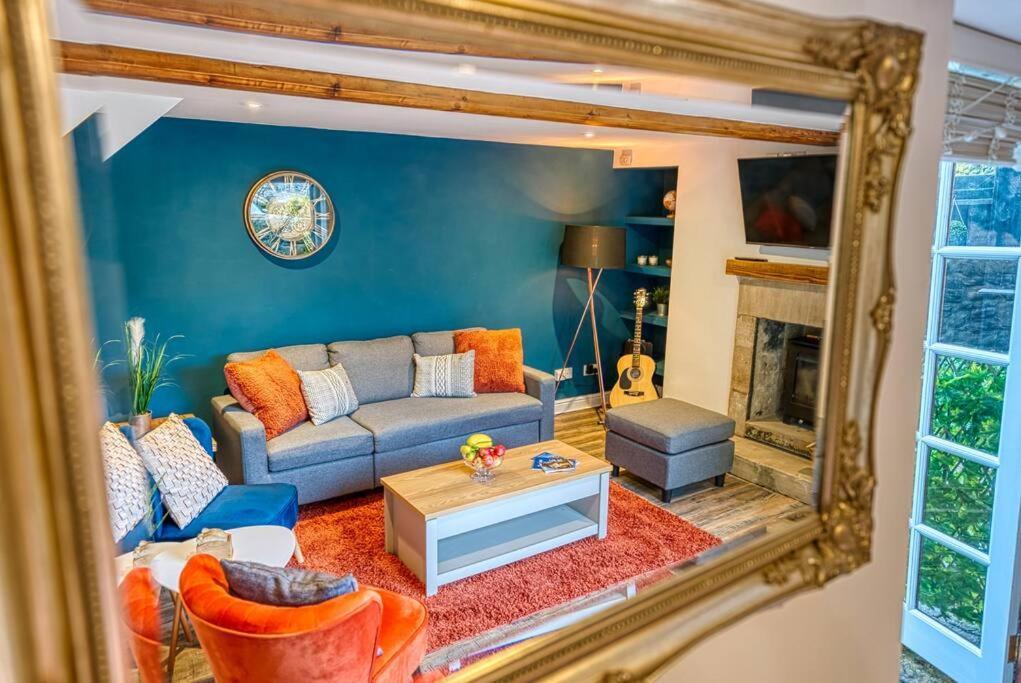 Delightful Two-Bedroom Cottage In The Heart Of Бейквелл Екстер'єр фото